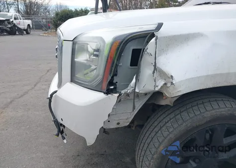 2016 GMC Yukon Xl Denali z USA, uszkodzony, nr VIN 1GKS2HKJ5GR411962